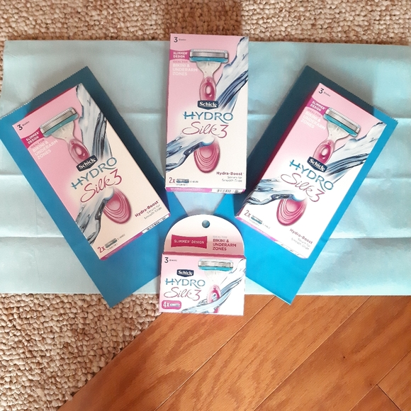 Schick Hydro Silk 3 Razor Bundle - Picture 6 of 16